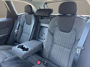 Volvo  B4 Essential NAVI LED LED WINTER PAKET 18LM