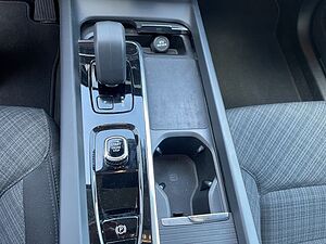 Volvo  B4 Essential NAVI LED LED WINTER PAKET 18LM