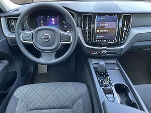Volvo  B4 Essential NAVI LED LED WINTER PAKET 18LM