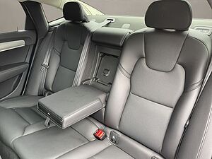 Volvo  T8 AWD Recharge Ultimate Dark PANO NAVI