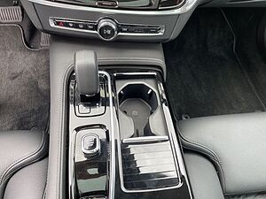 Volvo  T8 AWD Recharge Ultimate Dark PANO NAVI