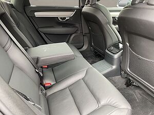 Volvo  T8 AWD Recharge Ultimate Dark PANO NAVI