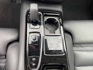 Volvo  T6 AWD Recharge Plus Dark 360° LED