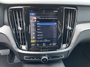 Volvo  T8 AWD R-DESIGN AHK NAVI LED WINTER PAKET