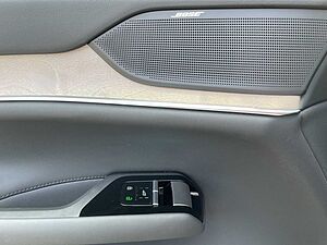 Volvo  Ultra Twin Motor 7 AHK LUFT LED 21LM NAVI