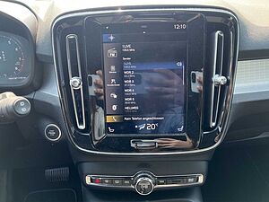 Volvo  T4 Momentum PRO NAVI LED H&K KMERA 18LM