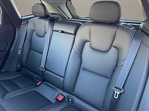 Volvo  T8 AWD Ultra Dark LUFT AHK MASSAGE 21LM