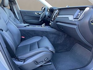 Volvo  T8 AWD Ultra Dark LUFT AHK MASSAGE 21LM