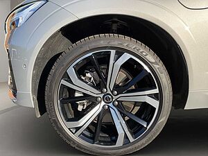 Volvo  T8 AWD Ultra Dark LUFT AHK MASSAGE 21LM