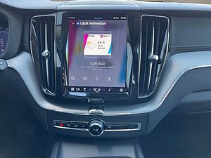 Volvo  B5 AWD Ultimate Dark AHK LED NAVI 20LM HuD