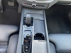 Volvo  B5 AWD Ultimate Dark AHK LED NAVI 20LM HuD