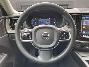 Volvo  B5 AWD Plus Dark AHK LED NAVI 19LM GJR