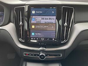 Volvo  B5 AWD Plus Dark AHK LED NAVI 19LM GJR