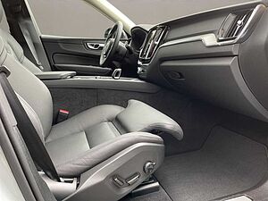 Volvo  B5 AWD Plus Dark AHK LED NAVI 19LM GJR