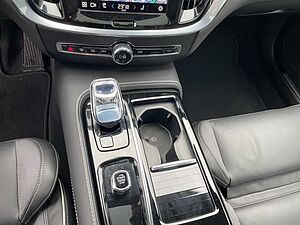 Volvo  T8 AWD Recharge Ultimate LED SD NAVI 19LM