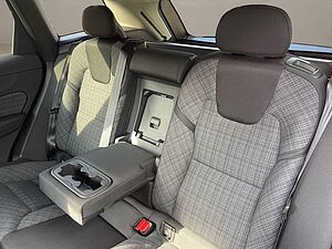 Volvo  B4 Core NAVI LED 19LM WINTER PAKET SITZH