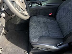 Volvo  B4 Core NAVI LED 19LM WINTER PAKET SITZH