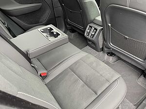 Volvo  B3 Ultra Black Edition AHK BUSINESS 360°