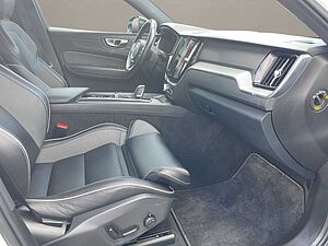 Volvo  T6 Plug-In RECHARGE R-DESIGN  HUD LED 22LM