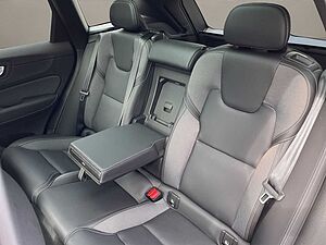 Volvo  T8 AWD Recharge R-Design LED