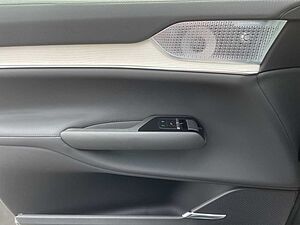 Volvo  Twin Motor AWD Ultra 7 AHK LUFT B&W 21LM