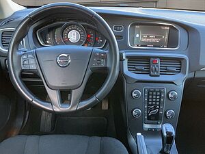 Volvo  T2 KINETIC NAVI KLIMAAUTOMATIK PDC Bluetooth