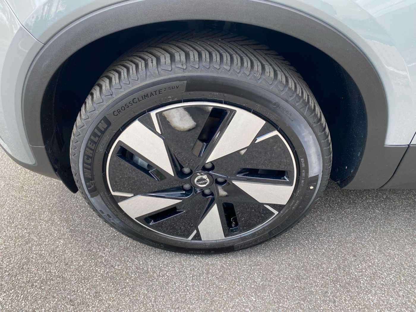 Volvo  Plus Recharge Pure Electric Ext. Range