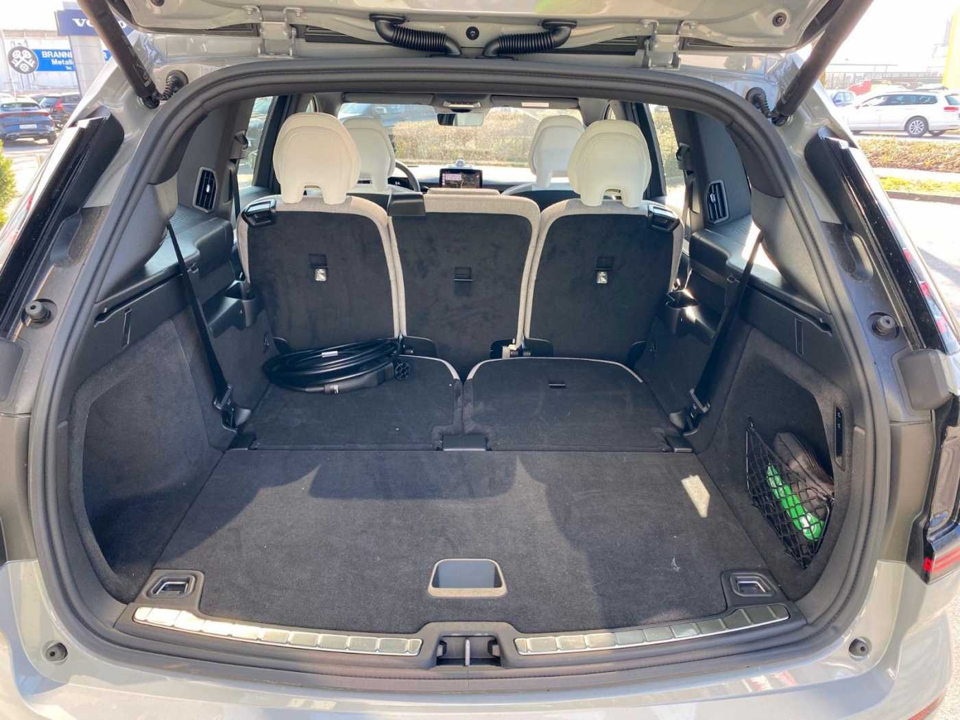 Volvo  Ultra Twin Motor AWD, 7 Sitzer, B&W, 22'