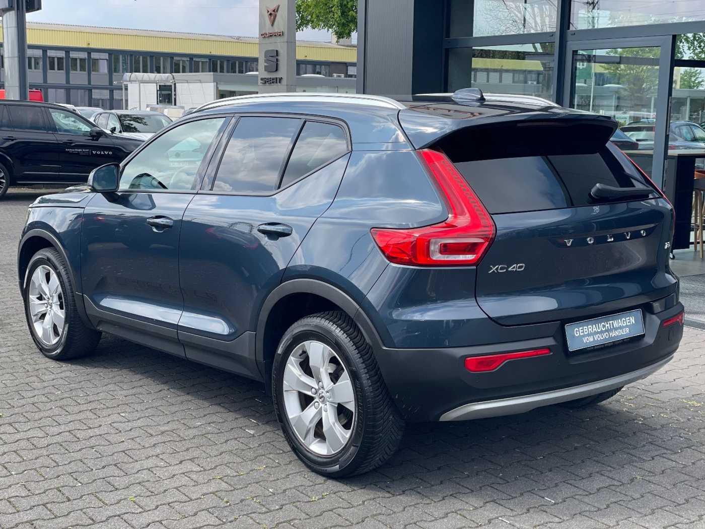 Volvo  T3 Momentum Pro 2WD SHZ Kamera LED