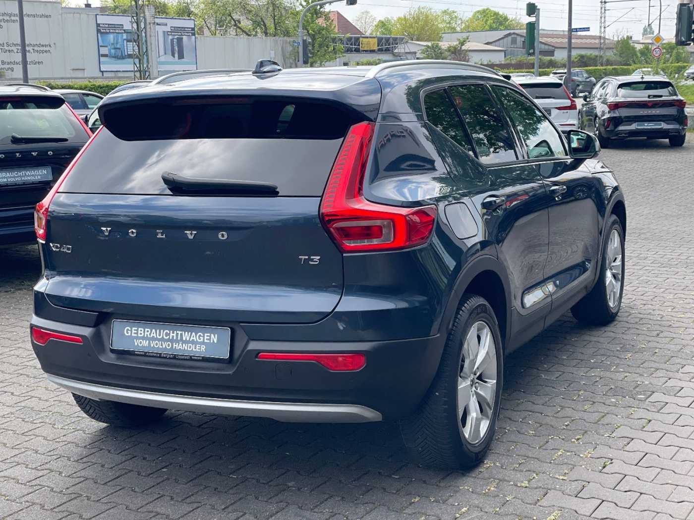 Volvo  T3 Momentum Pro 2WD SHZ Kamera LED
