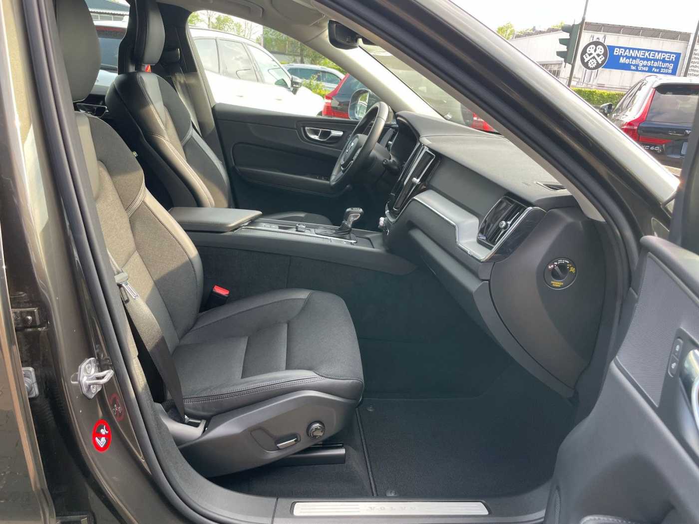Volvo  D4 AWD Momentum  Kamera Navi SHZ ToteWin