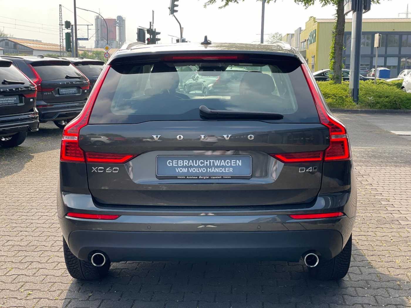Volvo  D4 AWD Momentum  Kamera Navi SHZ ToteWin