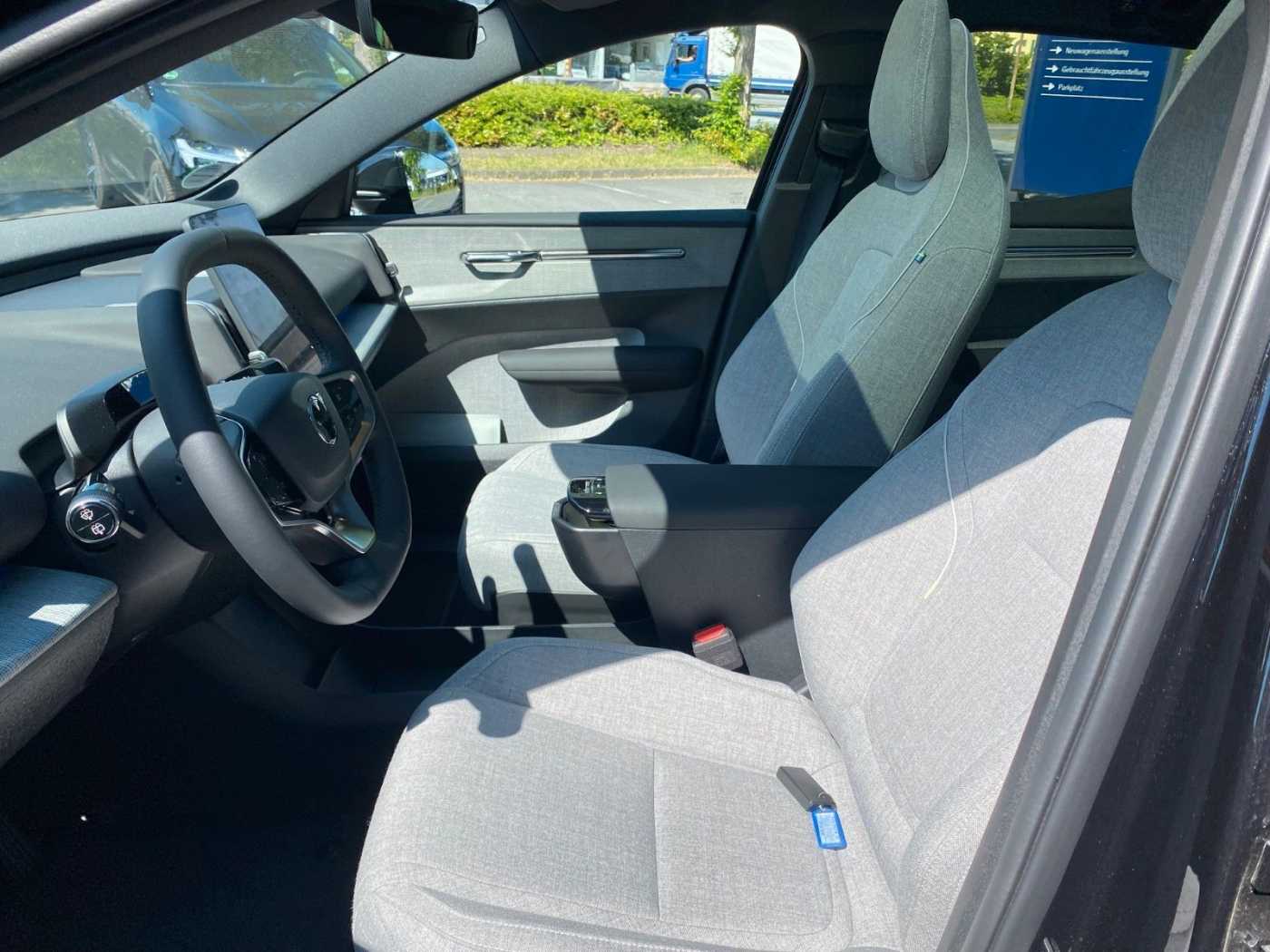 Volvo  Single Motor Ext. Range Ultra Pure Electric