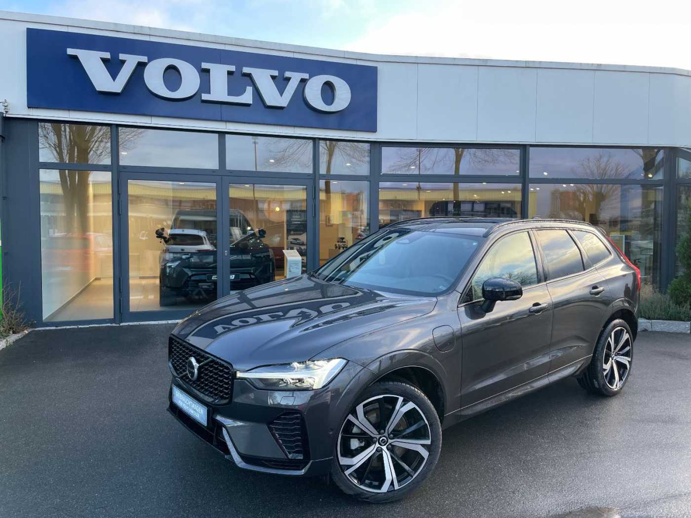 Volvo  T6 Plus Dark   Plug-In Hybrid AWD AHK PANO