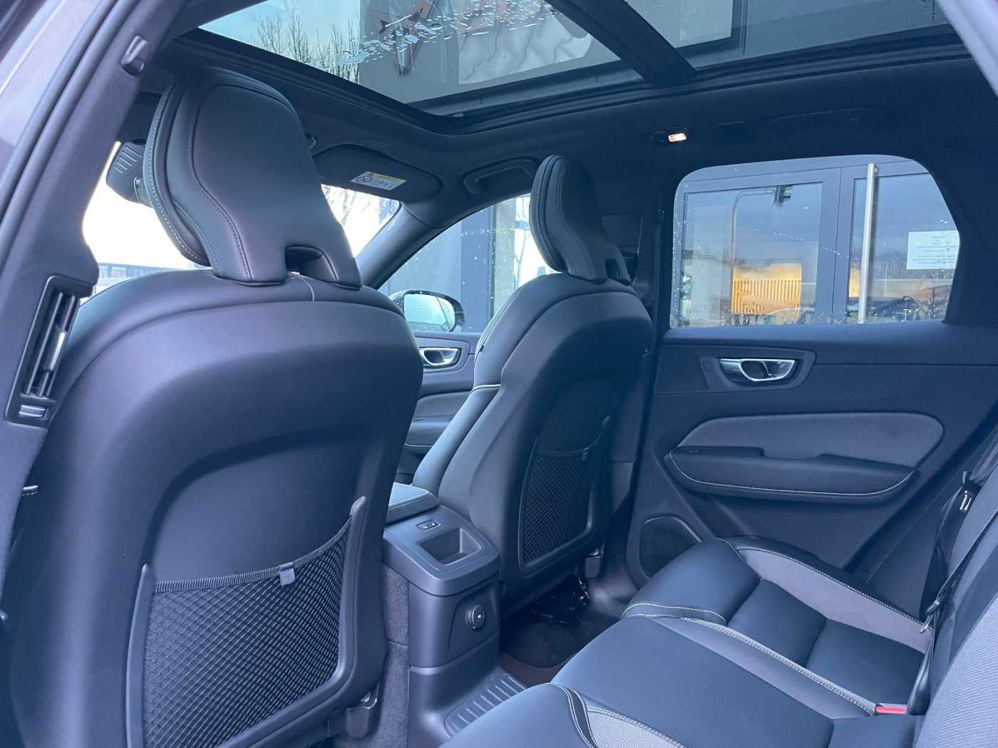 Volvo  T6 Plus Dark   Plug-In Hybrid AWD AHK PANO