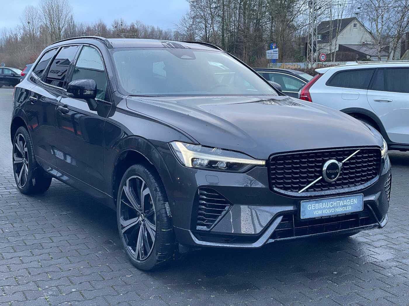 Volvo  T6 Plus Dark   Plug-In Hybrid AWD AHK PANO