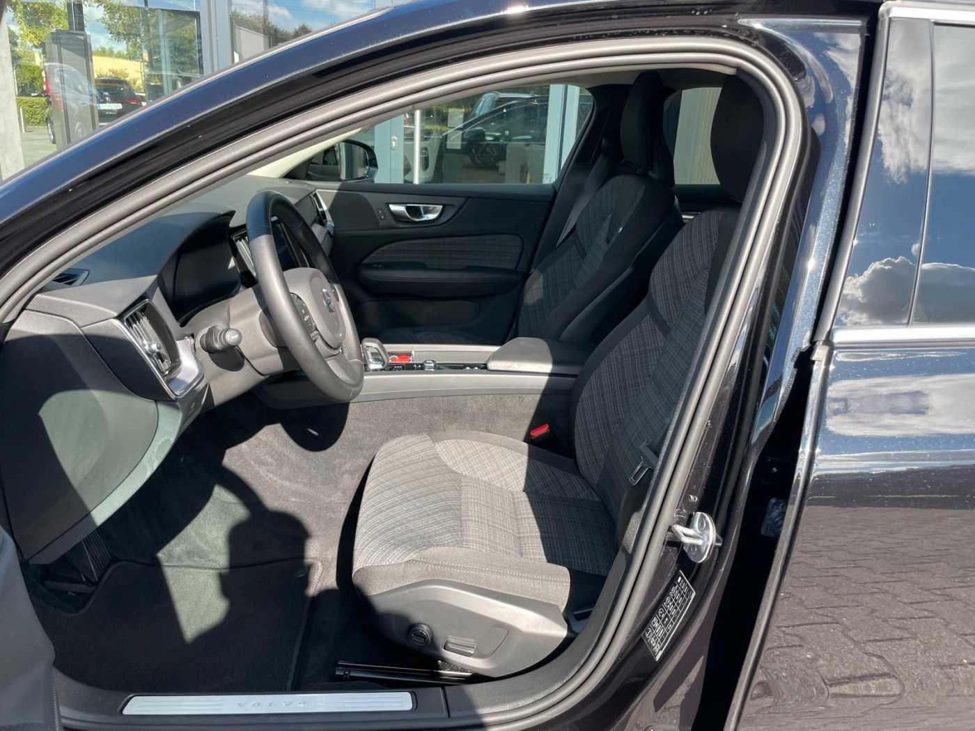 Volvo  B4D Core Navi SHZ Kamera AHK