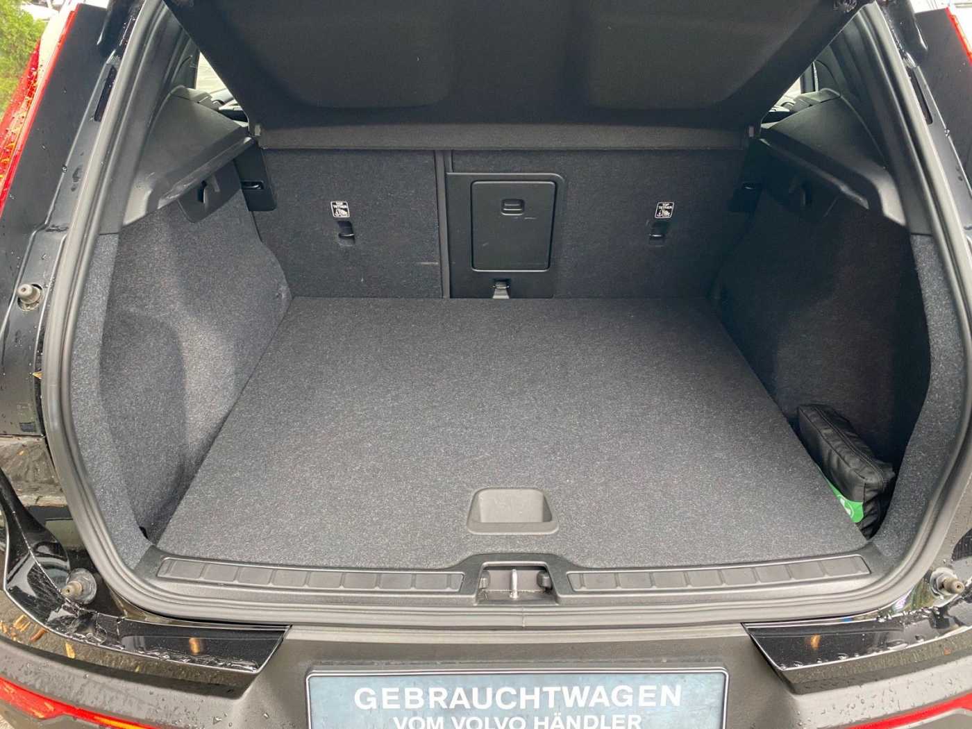 Volvo  Core Recharge Pure Electric 2WD