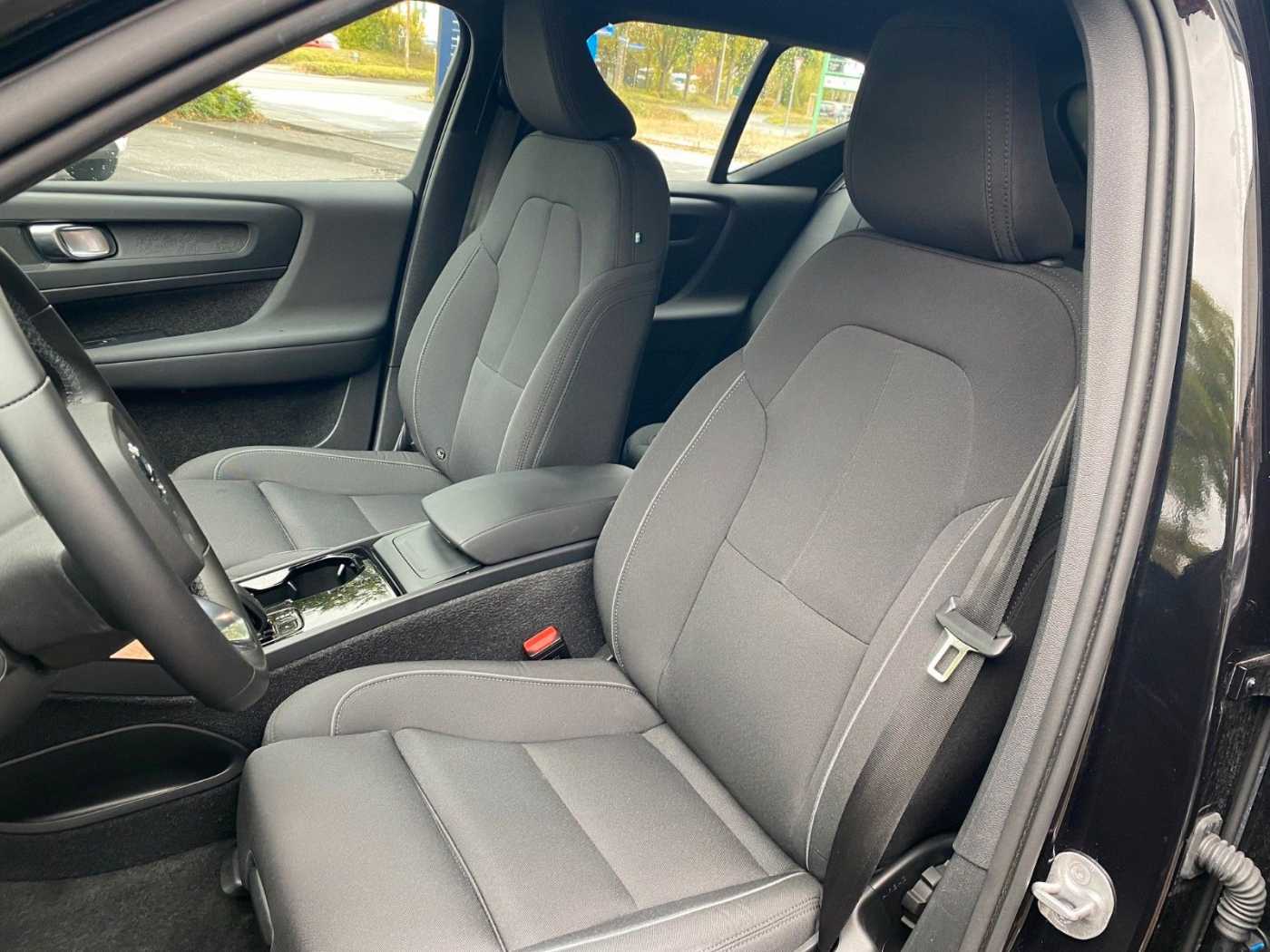 Volvo  Core Recharge Pure Electric 2WD