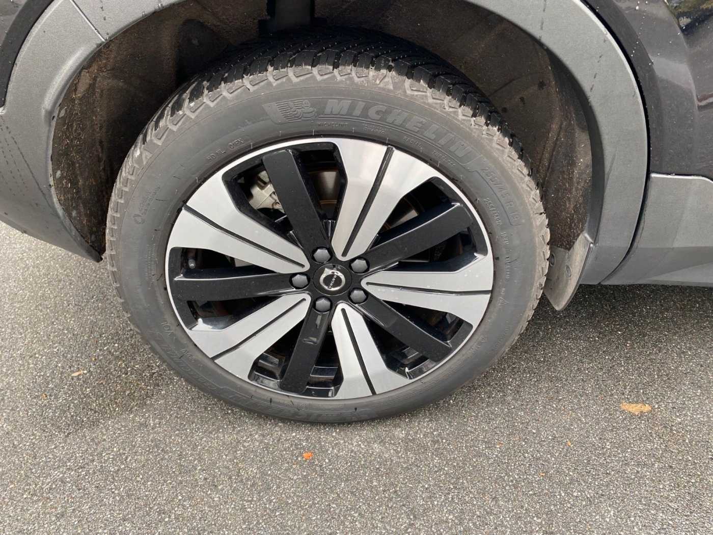 Volvo  Core Recharge Pure Electric 2WD