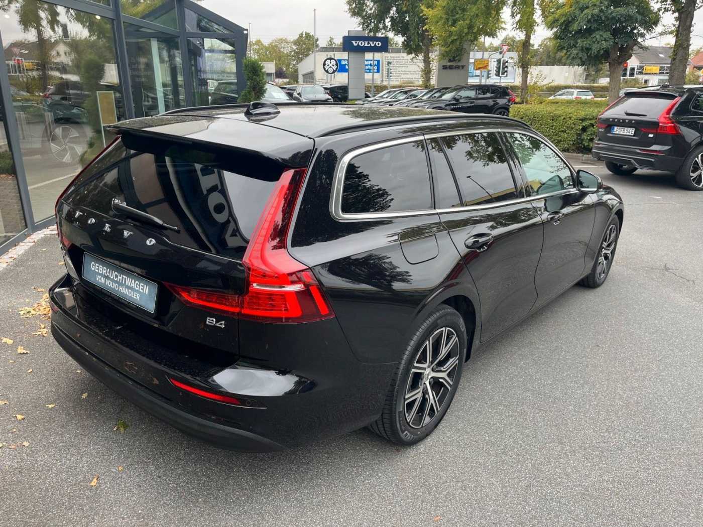 Volvo  B4 Core Navi SHZ LED