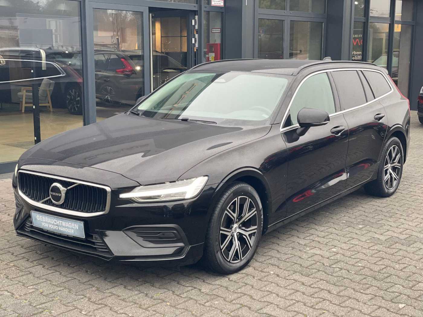 Volvo  B4 Core Navi SHZ Kamera