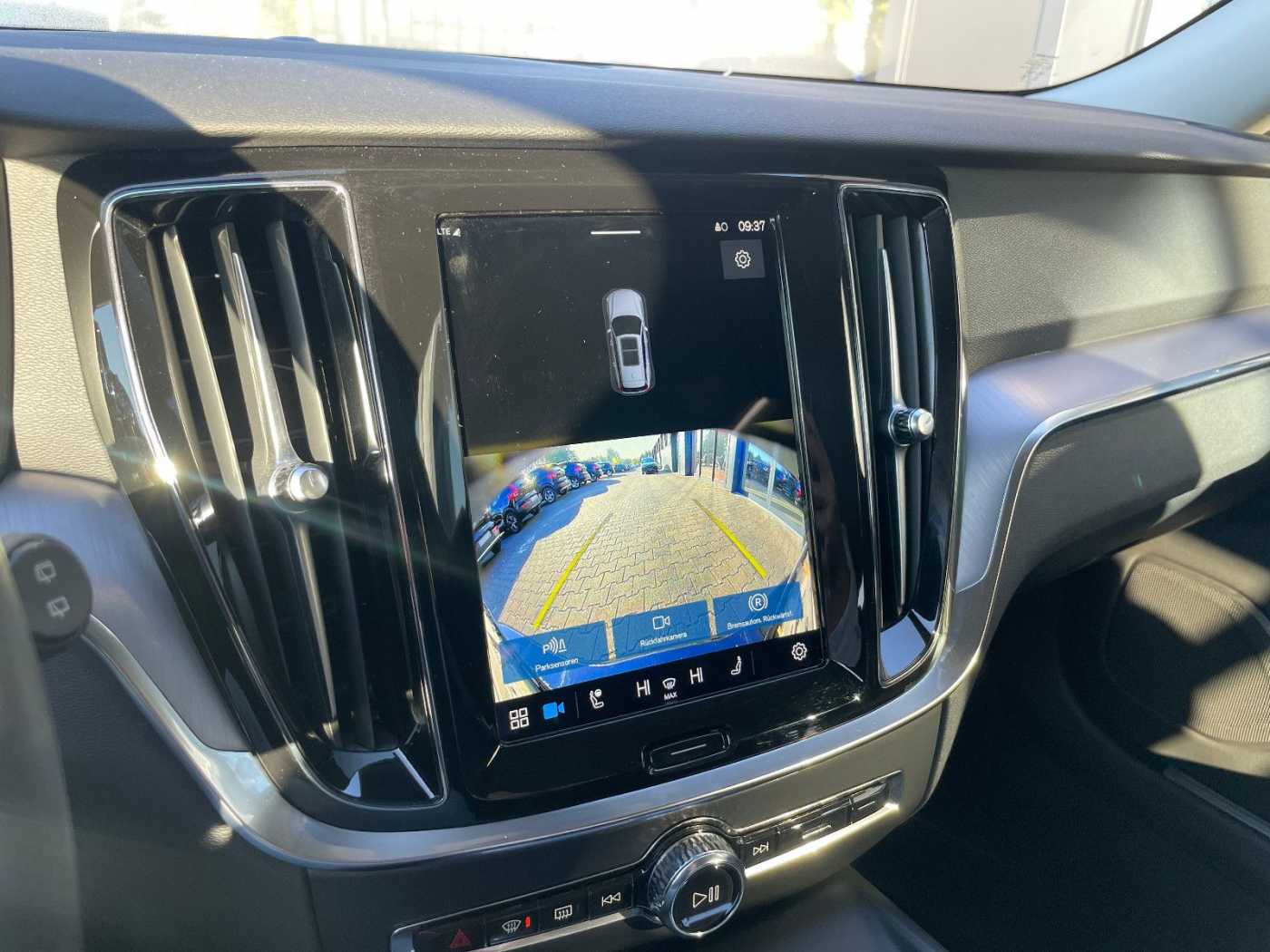 Volvo  B4D AHK Navi SHZ LED Kamera
