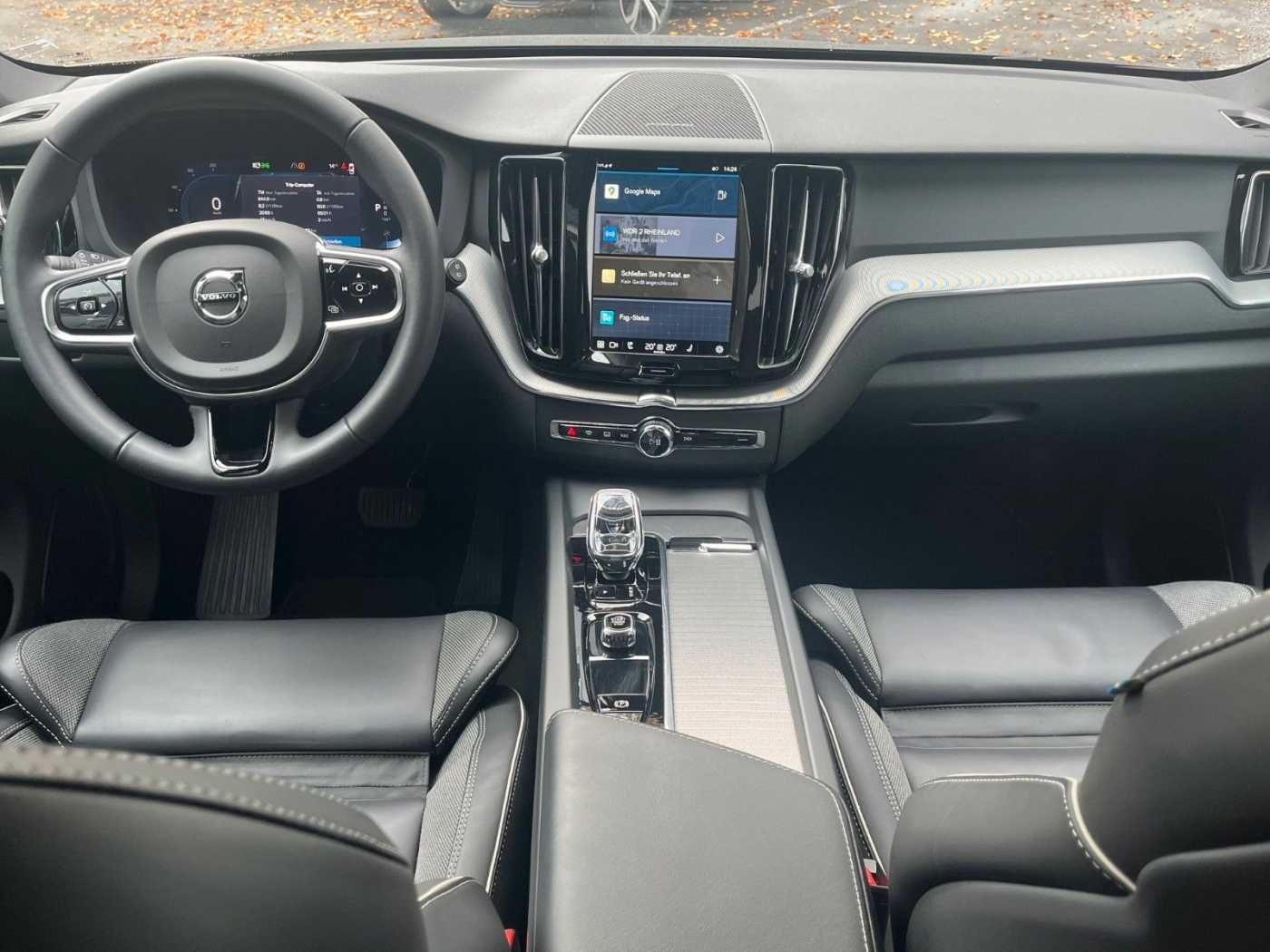 Volvo  Plus Dark B4D AHK H/K