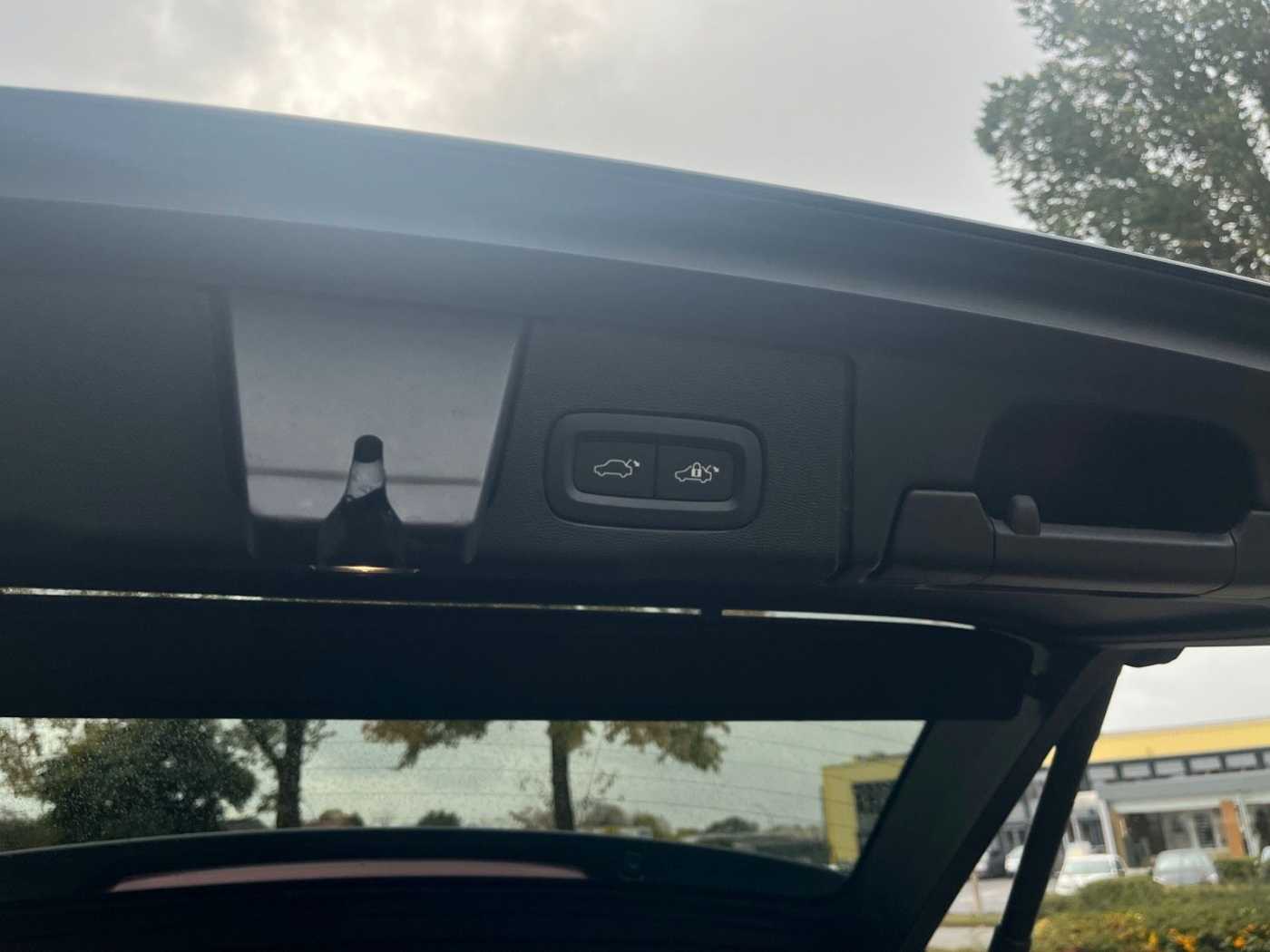 Volvo  Plus Dark B4D AHK H/K