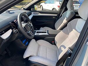 Volvo  Ultra Twin Motor AWD, 7 Sitzer, B&W, 22'