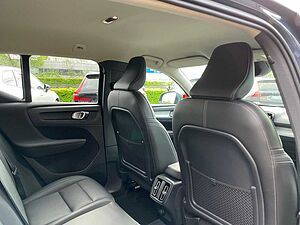 Volvo  T3 Momentum Pro 2WD SHZ Kamera LED