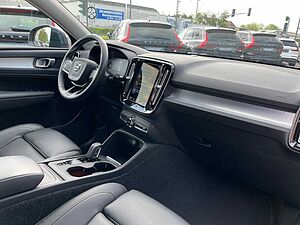 Volvo  T3 Momentum Pro 2WD SHZ Kamera LED