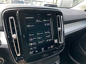 Volvo  T3 Momentum Pro 2WD SHZ Kamera LED