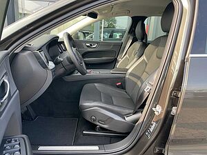 Volvo  D4 AWD Momentum  Kamera Navi SHZ ToteWin